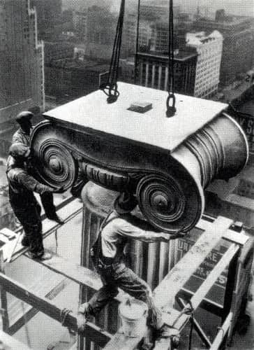 Workers on high-rise B.. —  Anoniem