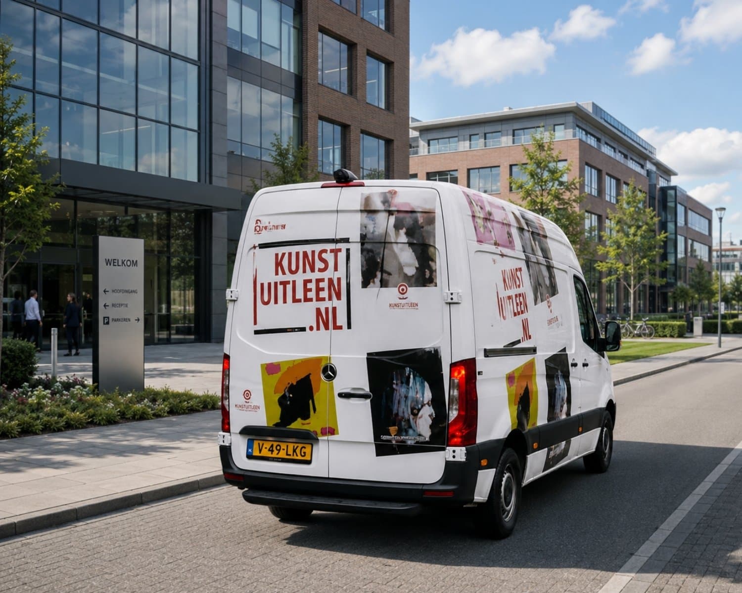 Bezorgbus van Kunstuitleen.nl