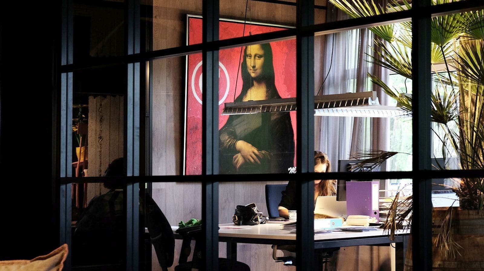 Kantoor met kunst aan de muur — Kunstuitleen.nl zakelijk