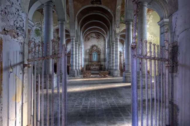 Church of Decay I-acrylic — Ivo Sneeuw